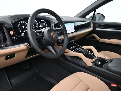 New 2026 Porsche Cayenne E-Hybrid AWD/4WD image 4
