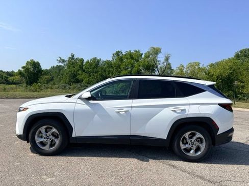 Used 2024 Hyundai Tucson SEL FWD image 2
