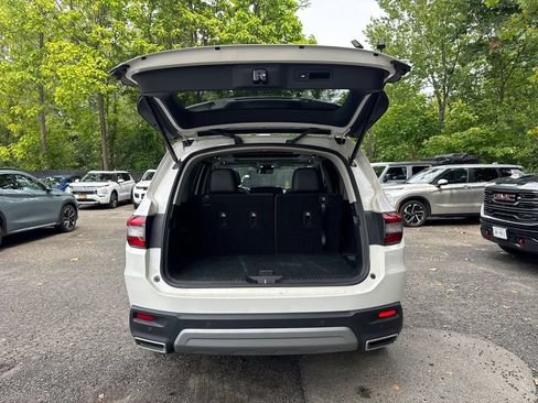 Used 2023 Honda Pilot Touring image 31