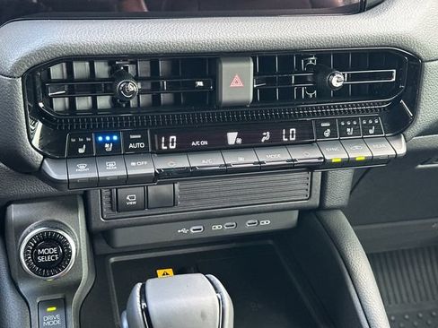 Used 2027 Toyota Land Cruiser AWD/4WD image 25