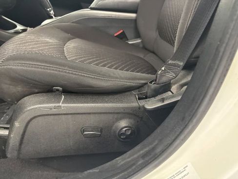 Used 2014 Dodge Journey SXT w/ Flexible Seating Group image 17