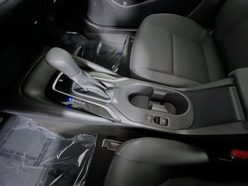 Used 2025 Toyota Corolla LE image 24