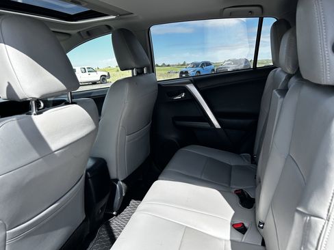 Used 2016 Toyota RAV4 XLE AWD/4WD image 10