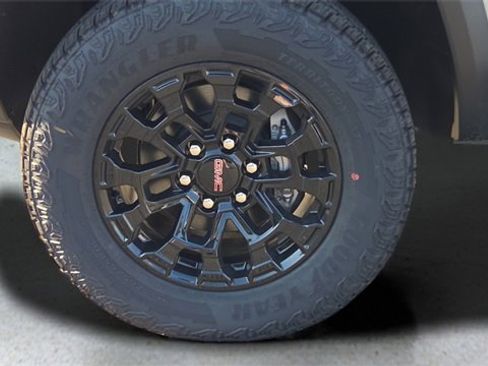 New 2026 GMC Canyon Elevation w/ Convenience Package image 19