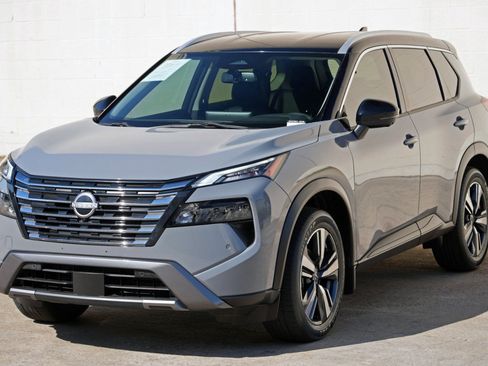 Used 2024 Nissan Rogue SL FWD image 42