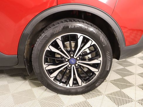 Used 2022 Ford Escape SE w/ SE Sport Appearance Package image 19