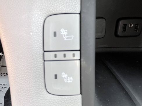 Used 2019 GMC Acadia SLT w/ LPO, Floor Liner Package FWD image 12