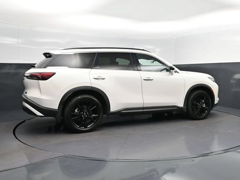Certified 2025 INFINITI QX60 Luxe w/ Black Edition FWD image 8
