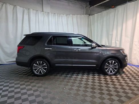 Used 2016 Ford Explorer Platinum image 3
