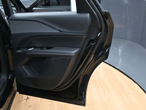 Used 2024 Cadillac Lyriq Tech image 39