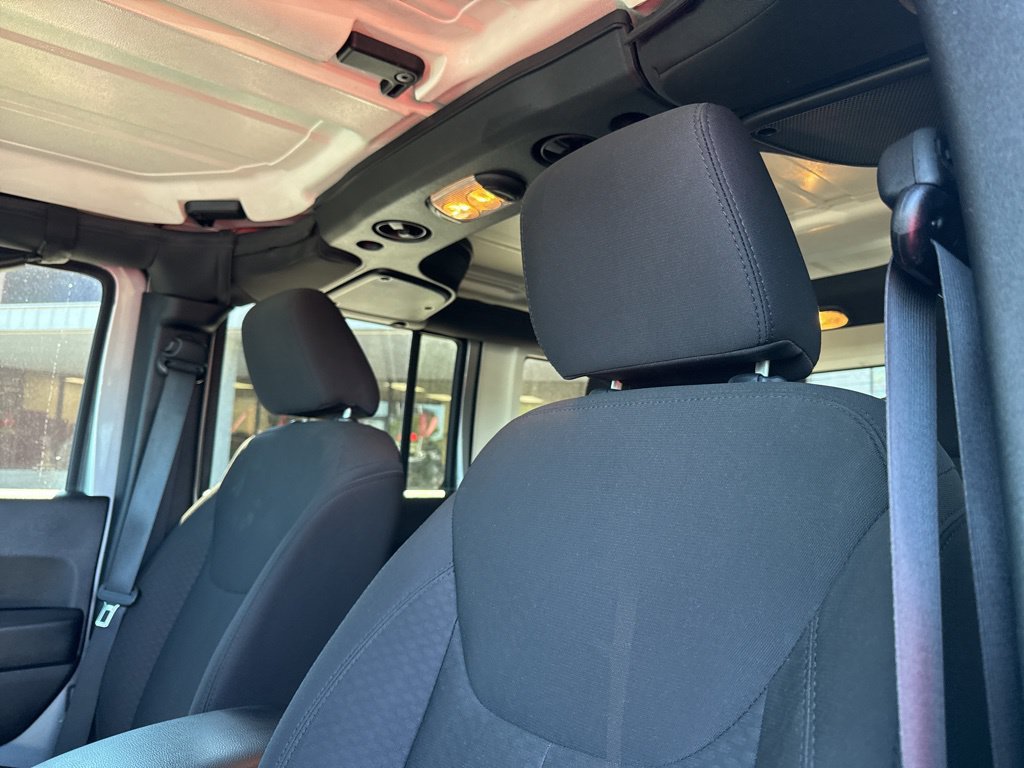 Used 2016 Jeep Wrangler Unlimited Sport w/ Quick Order Package 24S AWD/4WD image 17
