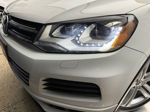 Used 2014 Volkswagen Touareg VR6 image 31