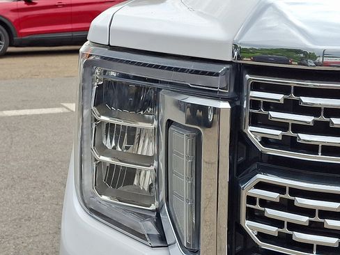 Used 2020 GMC Sierra 2500 Denali w/ Denali Ultimate Package AWD/4WD image 9