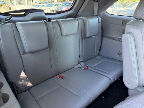 Used 2019 Toyota Highlander Limited Platinum AWD/4WD image 17