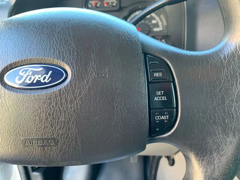 Used 2017 Ford E-350 and Econoline 350 Super Duty image 13
