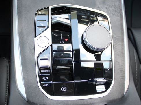 New 2026 BMW X5 xDrive50e w/ M Sport Package image 31