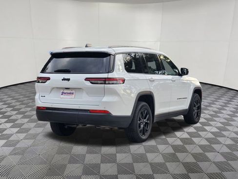 Used 2024 Jeep Grand Cherokee L Laredo AWD/4WD image 3