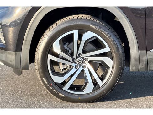 Used 2022 Volkswagen Atlas SEL image 32