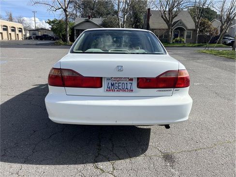 Used 2000 Honda Accord DX image 6