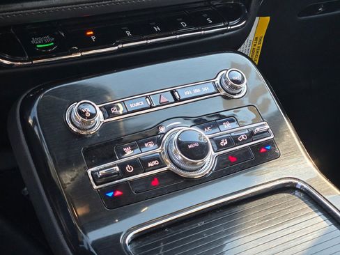 Certified 2022 Lincoln Nautilus AWD w/ Premium Package image 27