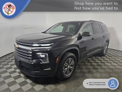 Used 2025 Chevrolet Traverse LT
