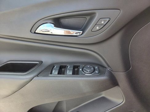 Used 2024 Chevrolet Equinox LT FWD image 22