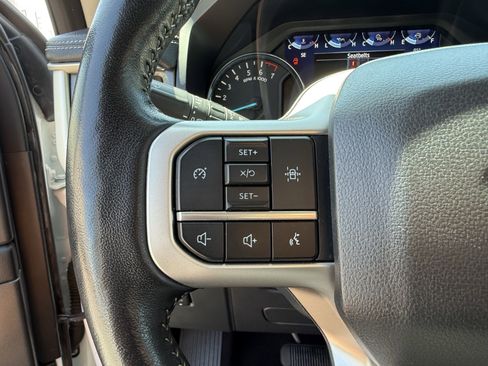 Used 2024 Ford Expedition XLT RWD image 19