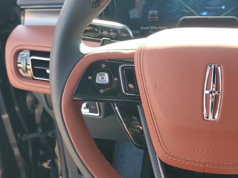 New 2025 Lincoln Aviator Reserve w/ Equipment Group 201A image 17