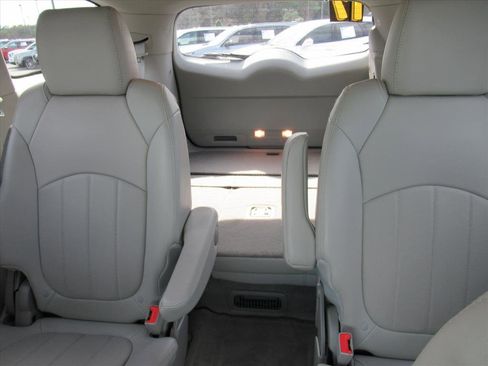 Used 2017 Buick Enclave Leather image 17