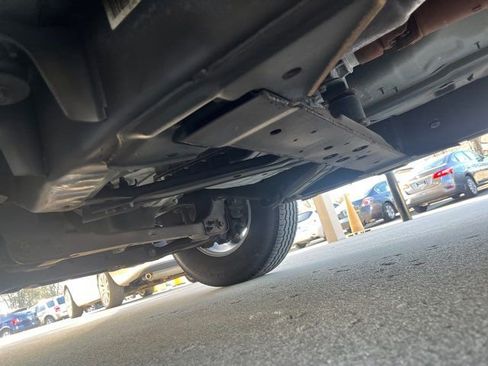 Used 2011 Nissan Frontier SV image 31