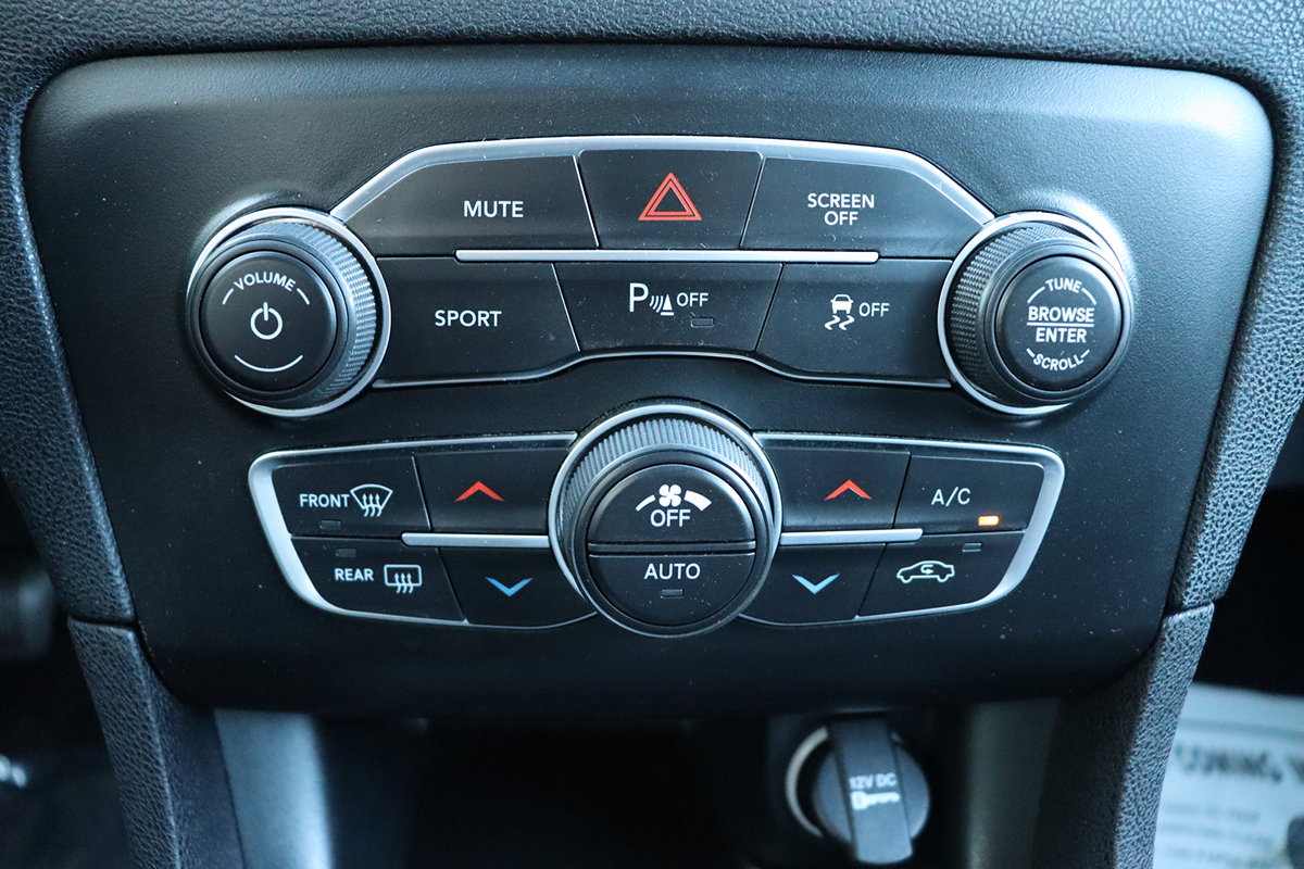 Used 2018 Dodge Charger R/T w/ Plus Group RWD image 32
