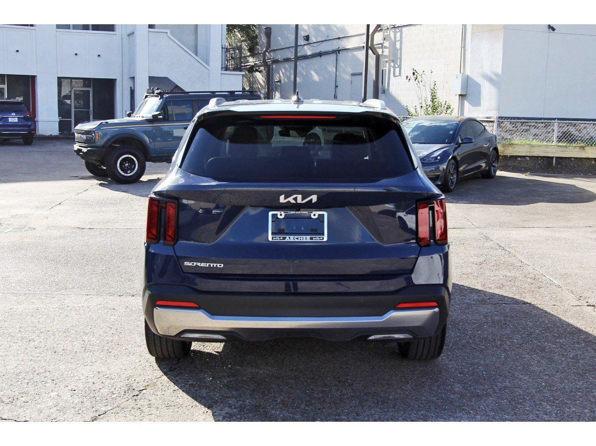 Certified 2026 Kia Sorento EX FWD image 6