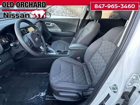 Used 2019 Kia Niro LX image 10
