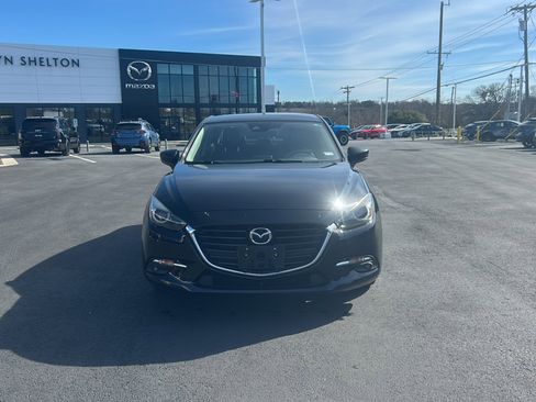 Used 2018 MAZDA MAZDA3 Grand Touring image 2