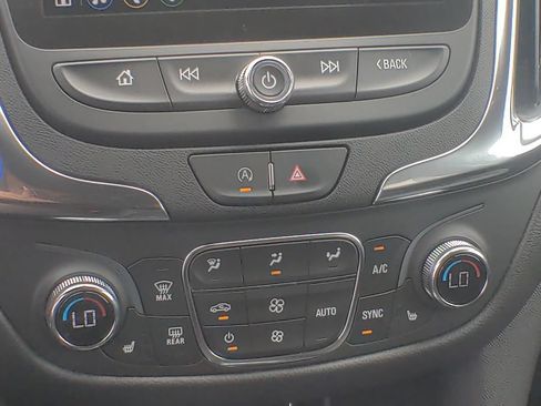 Used 2023 Chevrolet Equinox LT FWD image 17