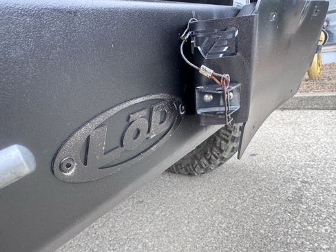 Used 2016 Jeep Wrangler Unlimited Rubicon w/ Connectivity Group image 21