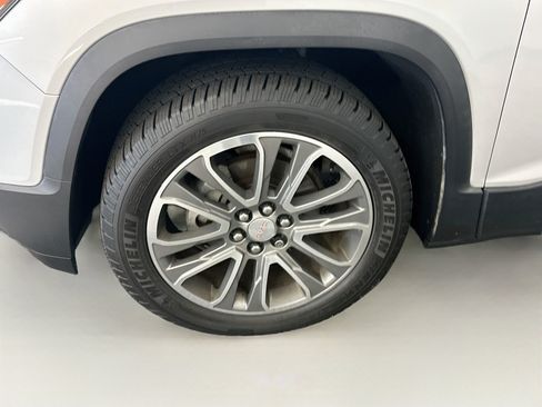 Used 2017 GMC Acadia SLT AWD/4WD image 11