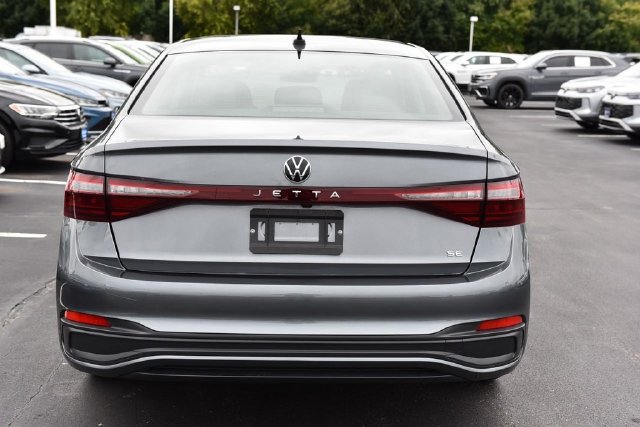 Used 2025 Volkswagen Jetta SE w/ Sunroof Package FWD image 6