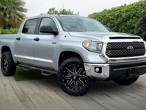 Used 2019 Toyota Tundra SR5 w/ SR5 Upgrade Package image 11