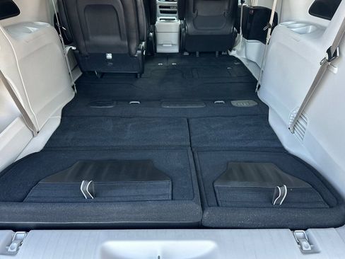 Used 2023 Chrysler Pacifica Touring-L image 15