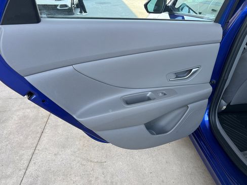 Used 2023 Hyundai Elantra SEL w/ Convenience Package image 21