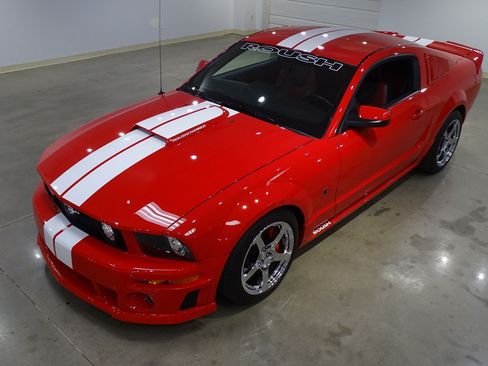 Used 2007 Ford Mustang GT RWD image 2