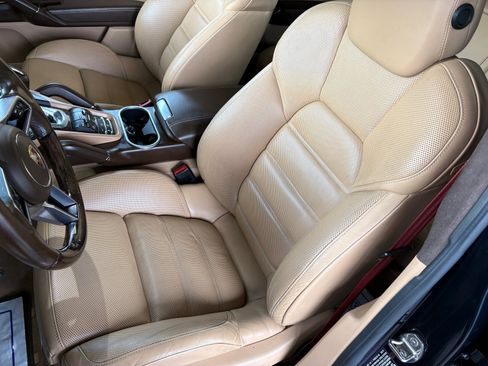 Used 2016 Porsche Cayenne GTS image 20