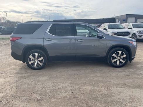 Used 2020 Chevrolet Traverse LT w/ LT Premium Package AWD/4WD image 8