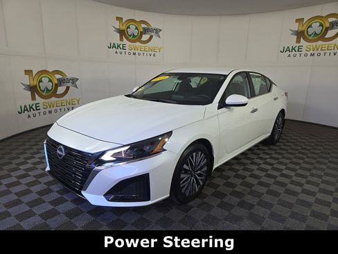 Used 2023 Nissan Altima 2.5 SV image 3