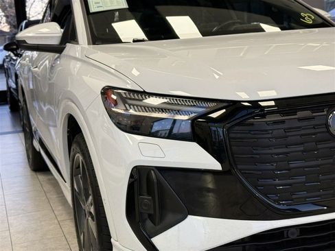 Used 2023 Audi Q4 e-tron Prestige image 9