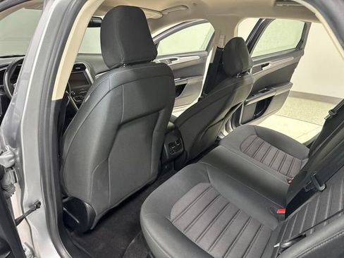 Used 2020 Ford Fusion SE FWD image 23