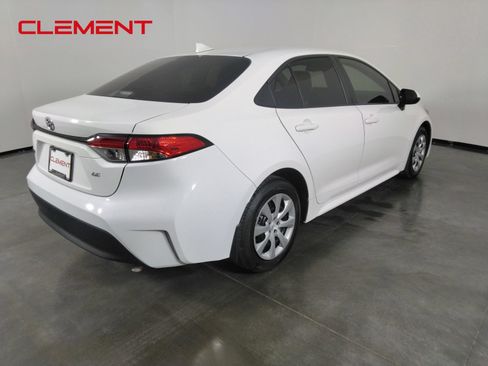 Used 2025 Toyota Corolla LE FWD image 4