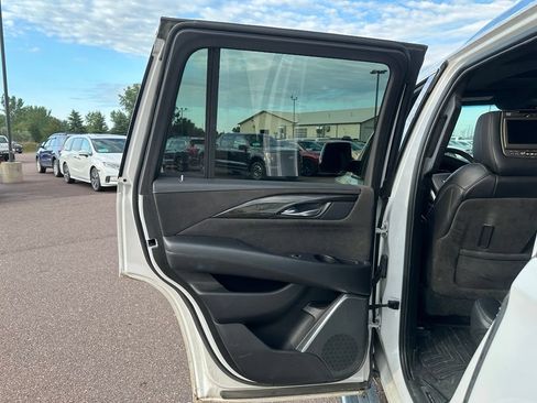 Used 2019 Cadillac Escalade Platinum AWD/4WD image 20