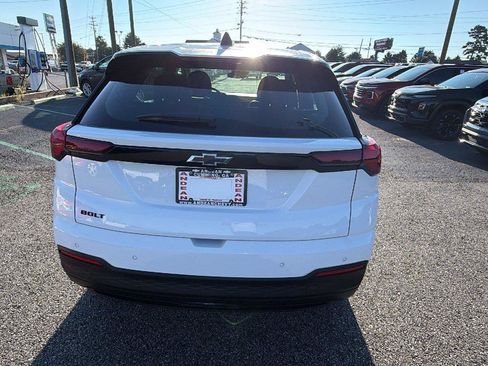 New 2027 Chevrolet Bolt LT FWD image 9